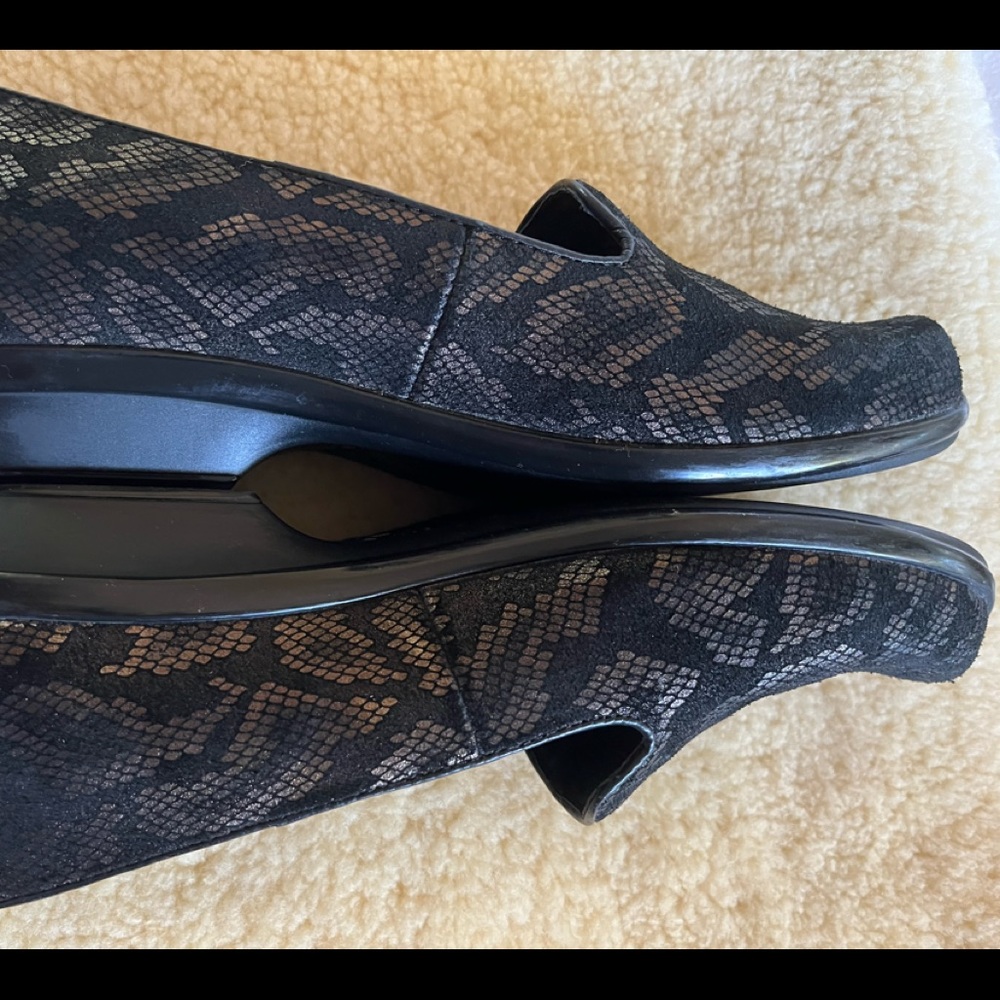 Dansko flats - Picture 3 of 4